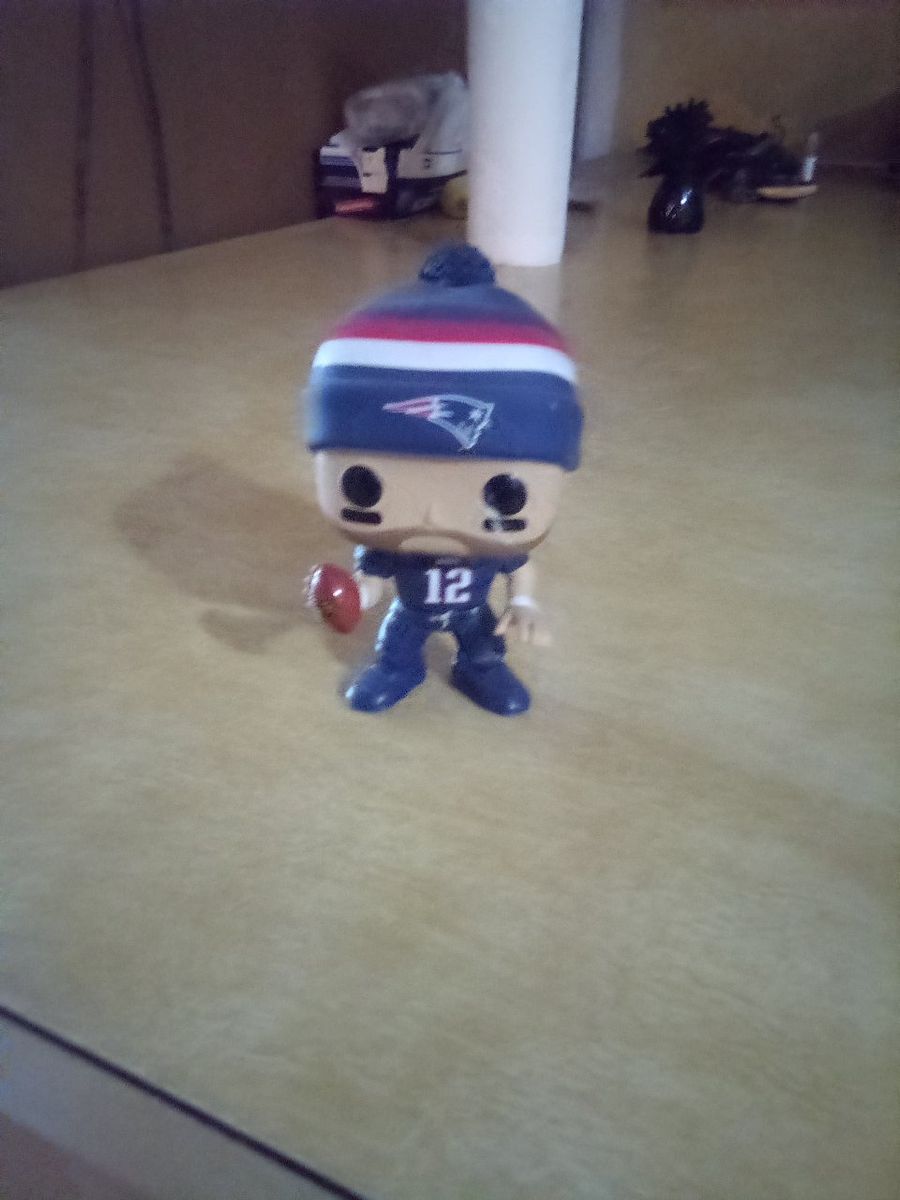 Funko Pop! NFL New England Patriots Tom Brady #12 Vinyl Figure with Knit Hat & Football