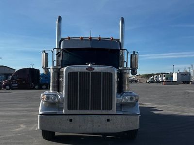 2025 589 Peterbilt