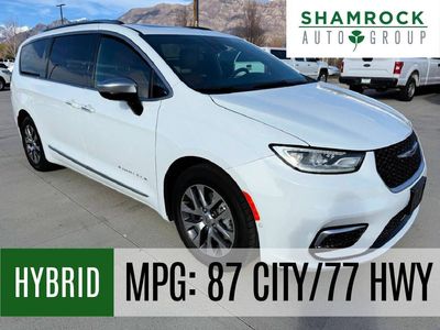 2023 Chrysler Pacifica Plug-In Hybrid Pinnacle