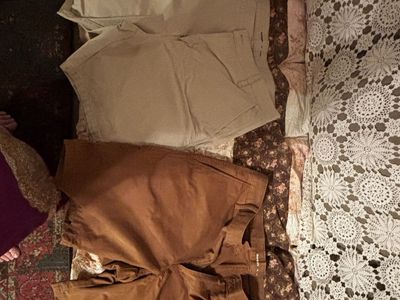 Old Navy Men's Chino Shorts Bundle Size 38 Tan Brown Loose Fit Lot of 2
