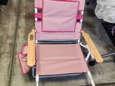 VINGLI Pink & White Stripe Folding Beach Chair with Pillow & Footrest