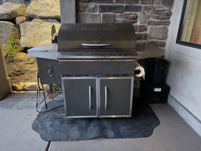 Traeger Elite Pellet Grill Smoker Grill