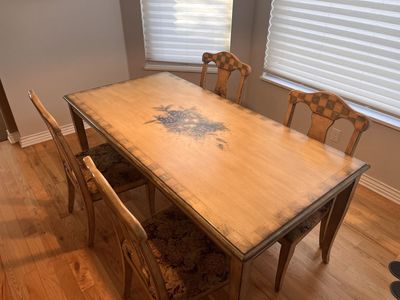 Dining Table & Chairs