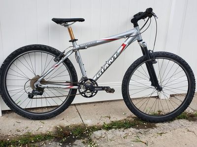 Giant Boulder SE Medium 17", upgrades