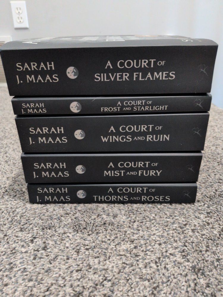 A Court of Thorns and Roses Set Night Court Edition