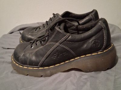 12283 women’s Vintage Dr. Martens "Daisy" Chunky Oxford Platform Shoes