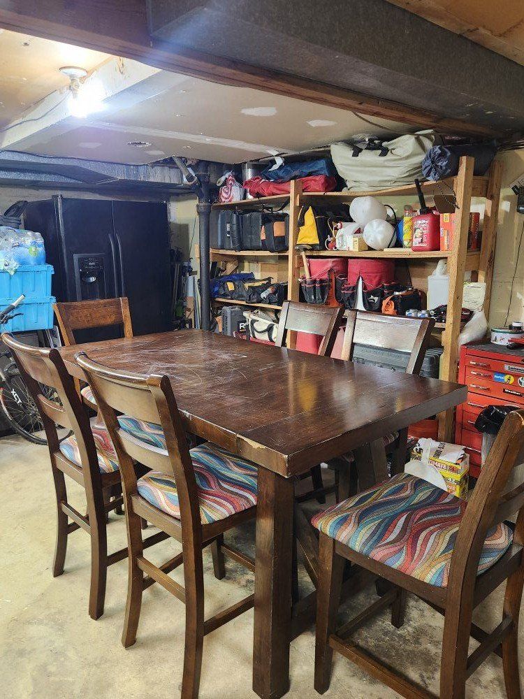 Dining Table and 6 Chairs