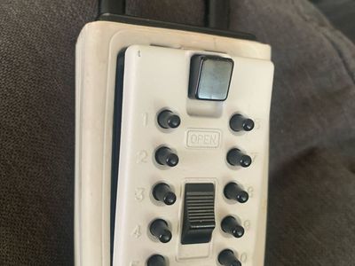 Push-Button Key Lock Box (Realtor / Airbnb / Spare Key)