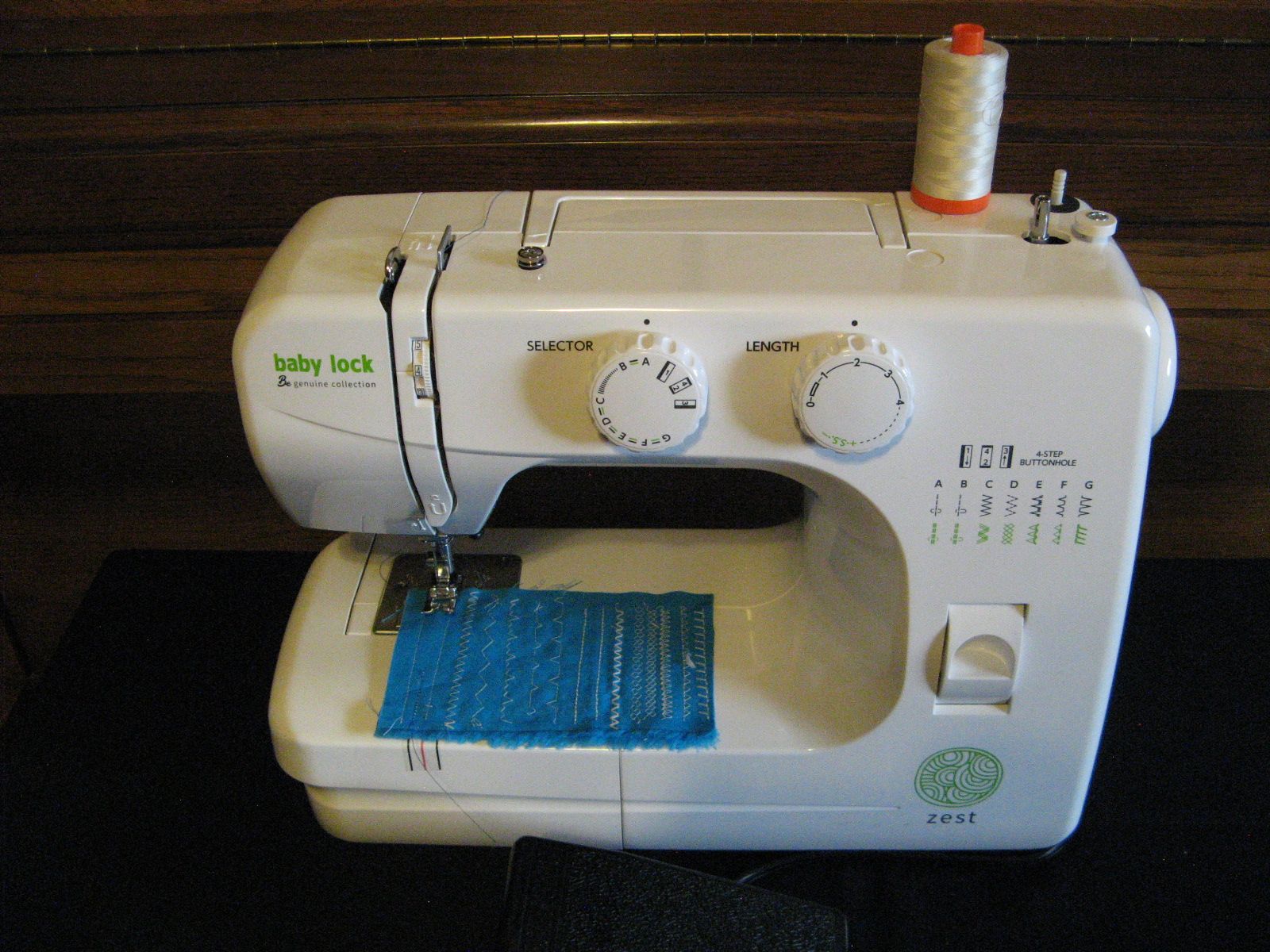 BABY LOCK by ZEST BL-15B SEWING MACHINE. A WORK HORSE MACHINE. FABULOUS CONDITION.