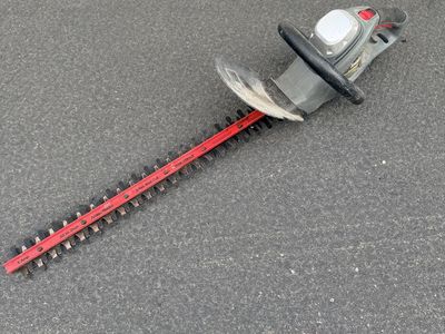 Task Force 22-Inch Electric Hedge Trimmer 4-Amp