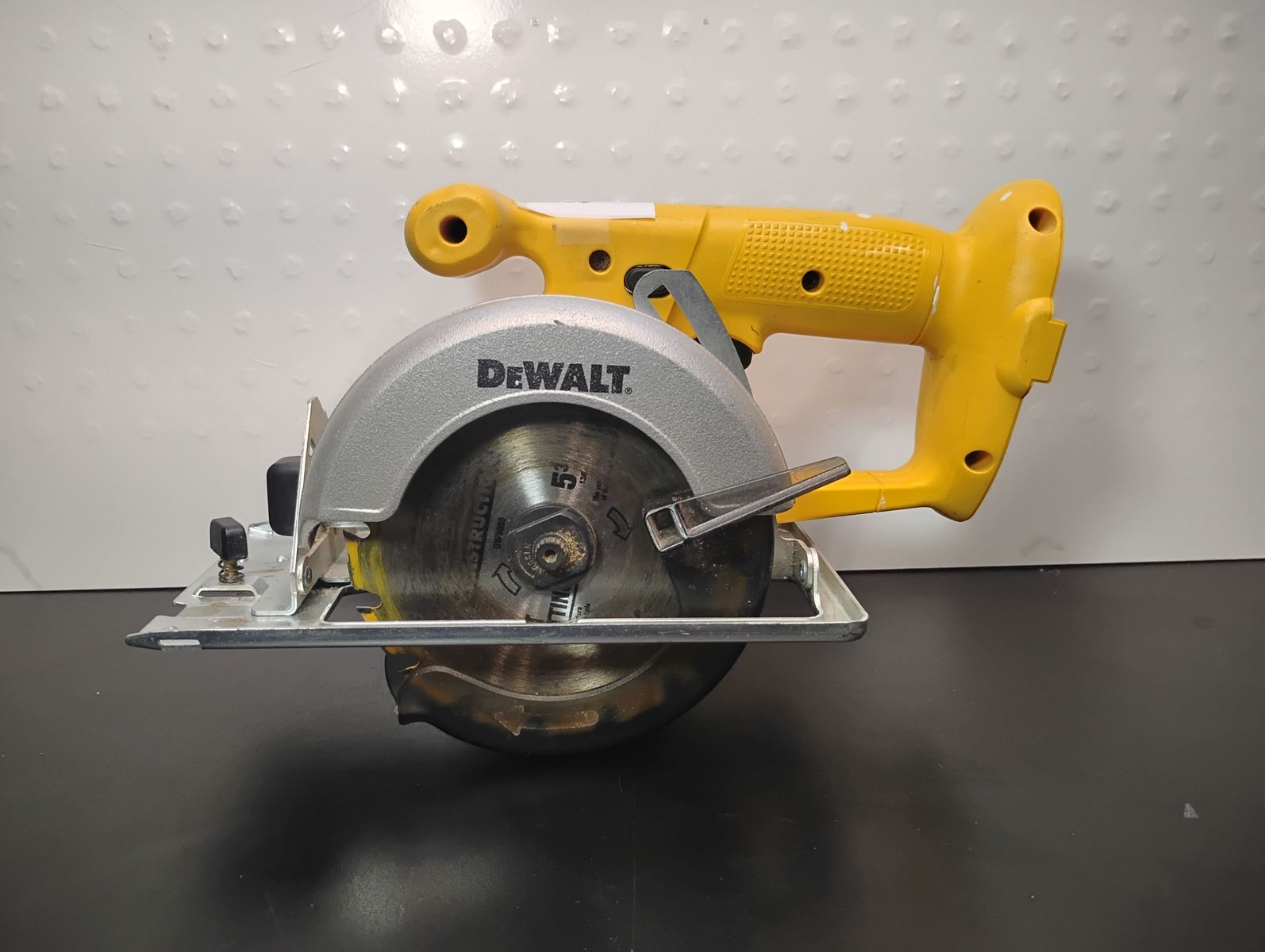 DeWalt DW936 18V cordless 5-3/8" Circular Trim Saw (TOOL ONLY)