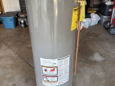 Rheem Classic Series Professional 40-Gallon Natural Gas Water Heater