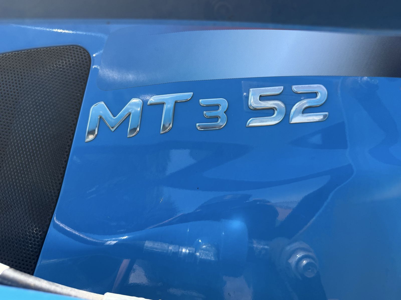 Main image 3