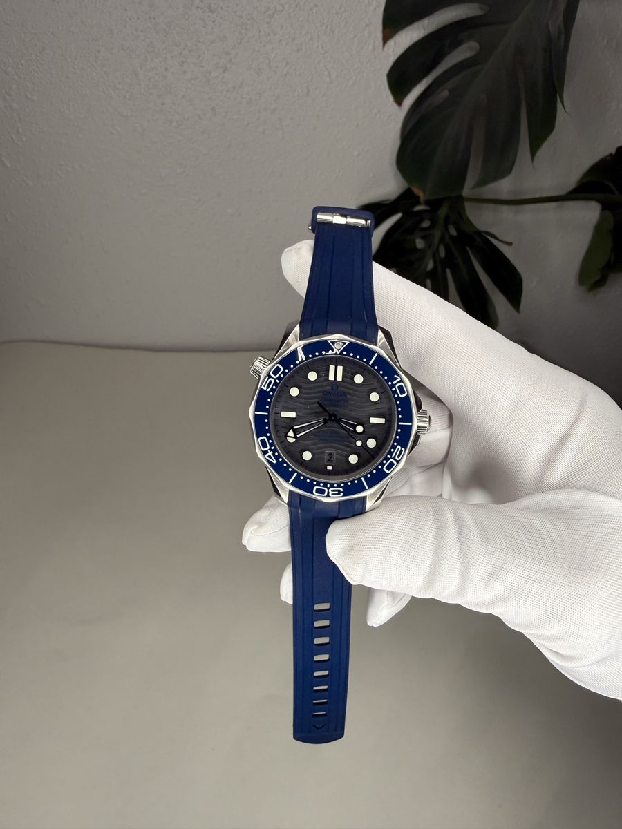 Omega Seamaster Diver 300M - 210.32.42.20.03.001