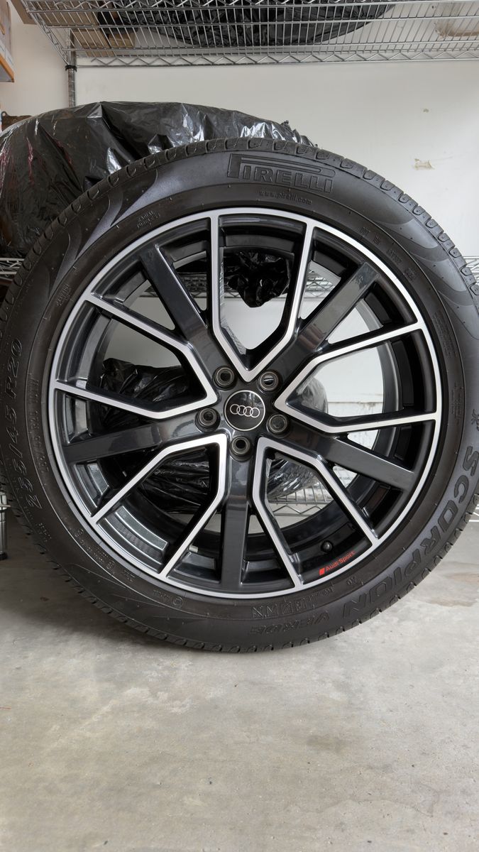 2024 Audi SQ5 20” Rims and tires