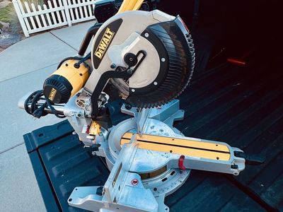 Desalt 12" Compound miter saw