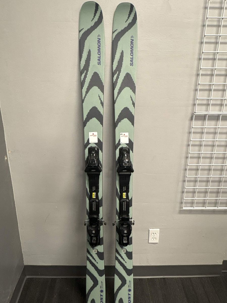 New 2026 Salomon QST 92 Skis w/ Salomon NR M10 GW Demo Binding- 176cm