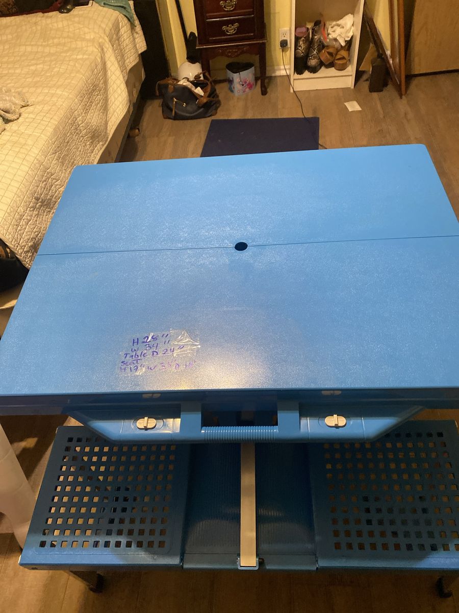 Va picnic table.