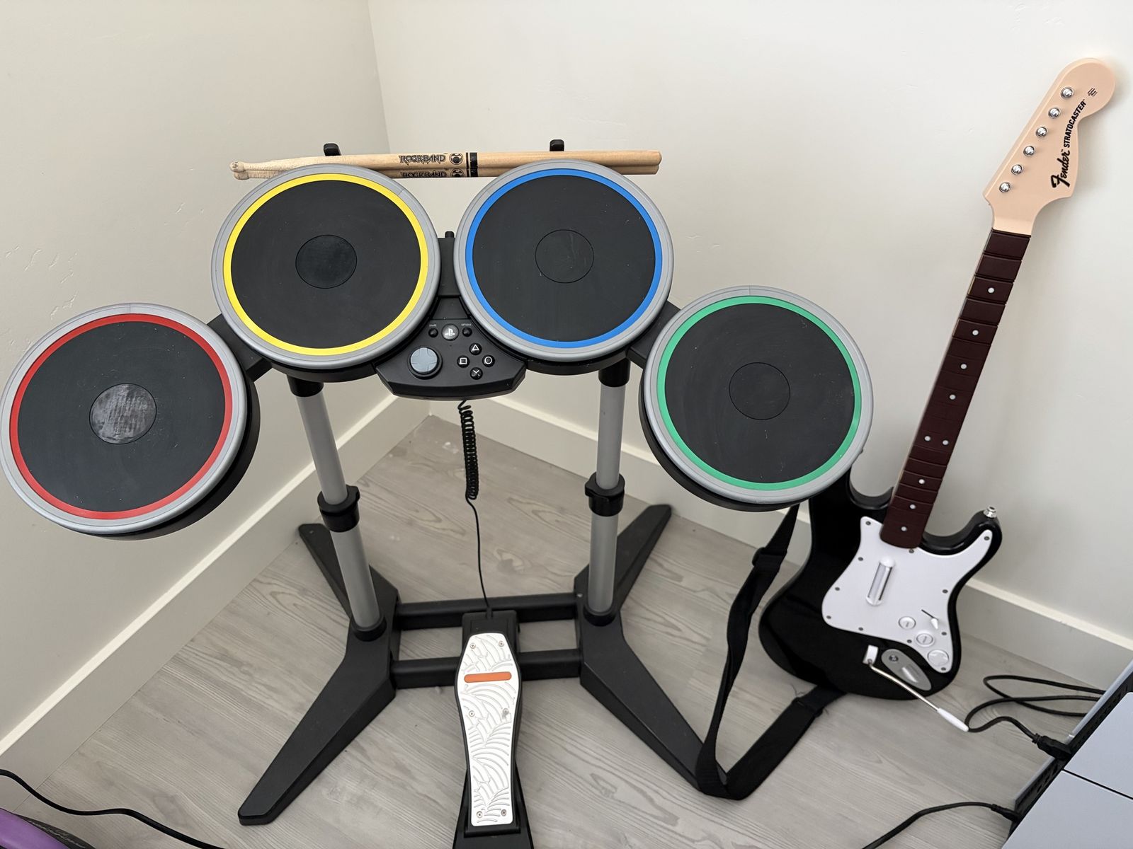 Rockband game PS4 & PS5 + RB Equipment