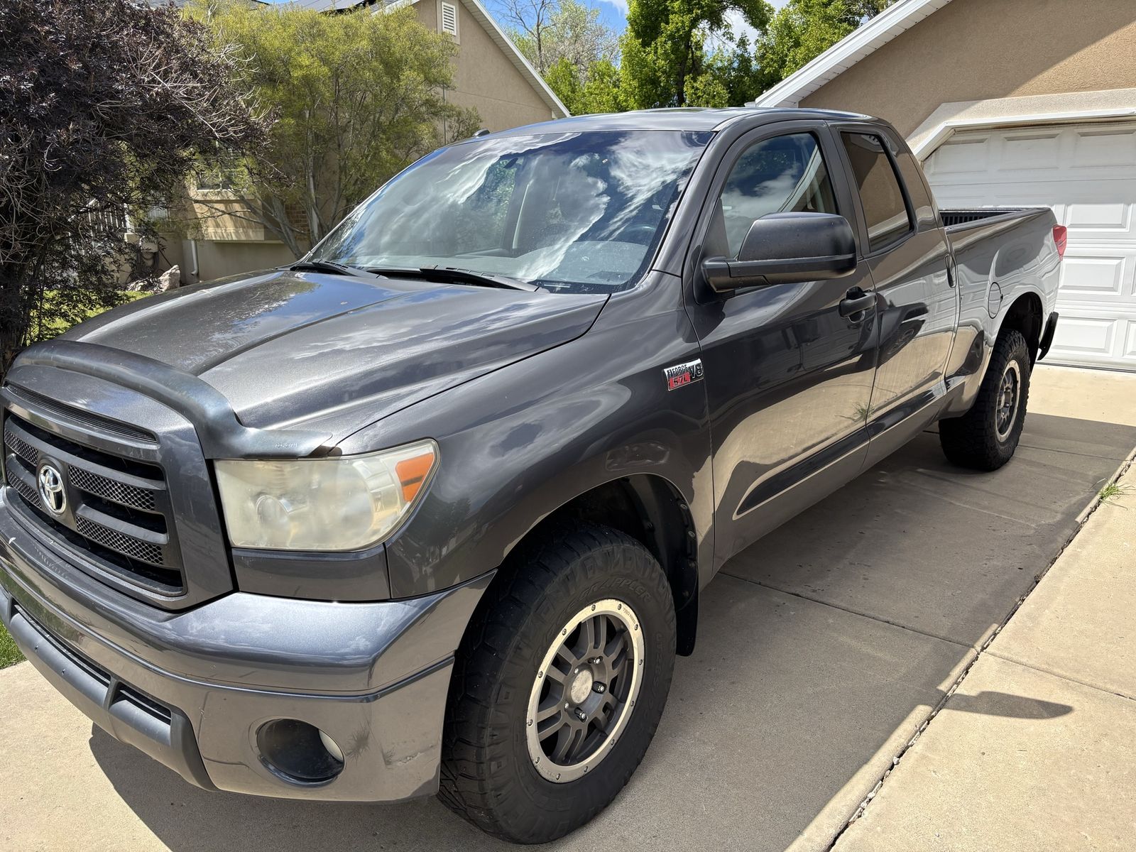 2011 TOYOTA TUNDRA Grade