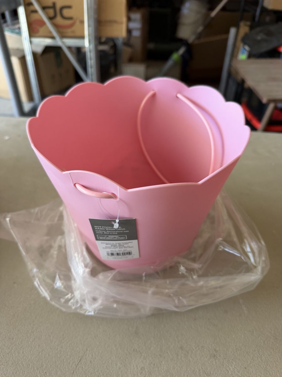 SPRITZ Pink Scalloped Basket — New