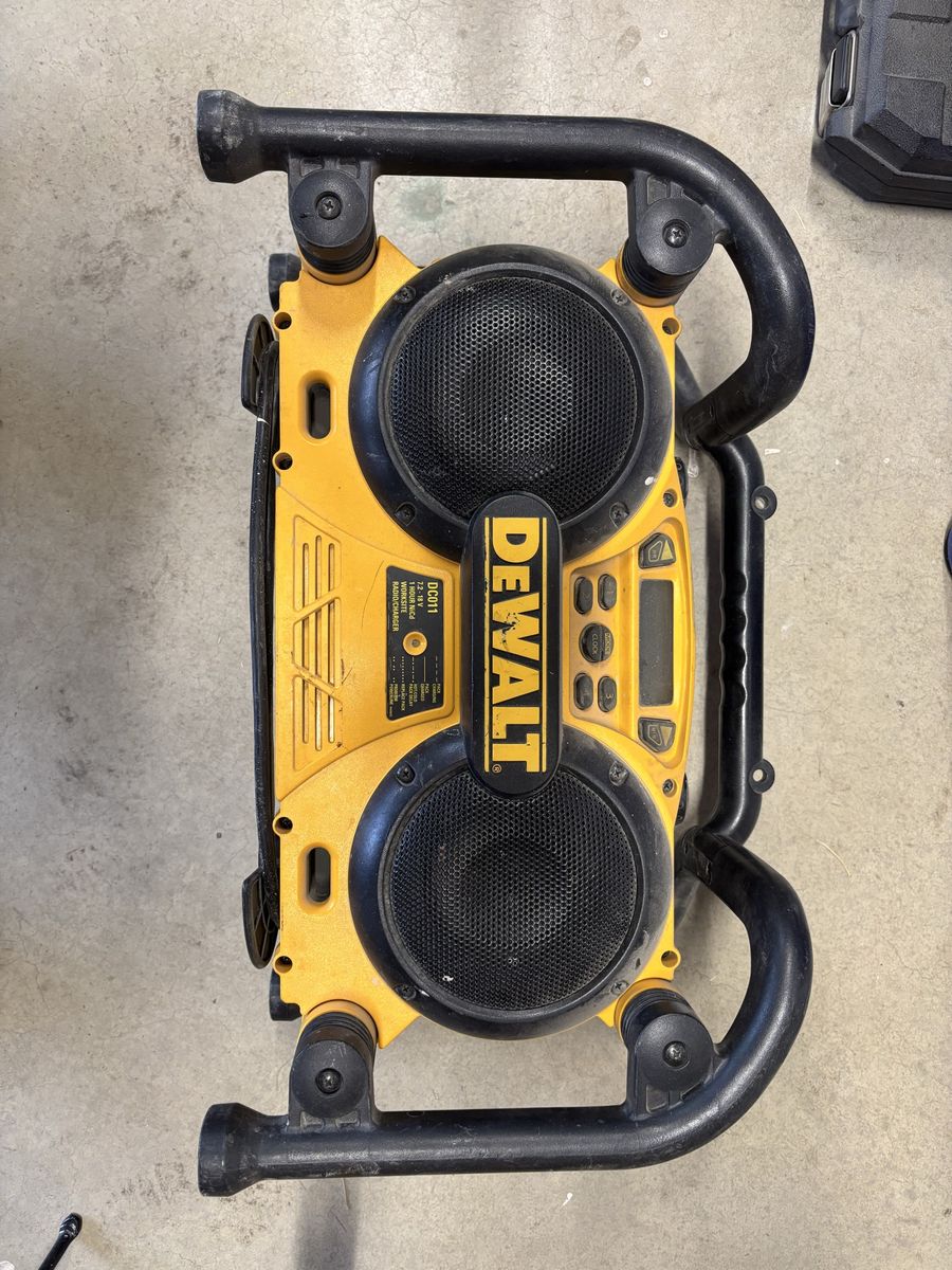 DEWALT DW911 Heavy-Duty Worksite Radio/Charger - Durable, Portable, and Fully Functional