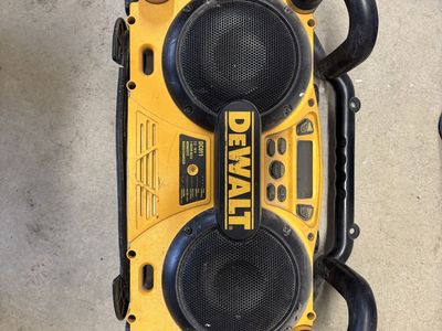 DEWALT DW911 Heavy-Duty Worksite Radio/Charger - Durable, Portable, and Fully Functional