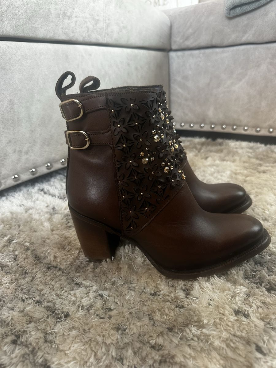 Cuadra Women's Size 7 Brown Leather Ankle Boots with Studs and Cutouts