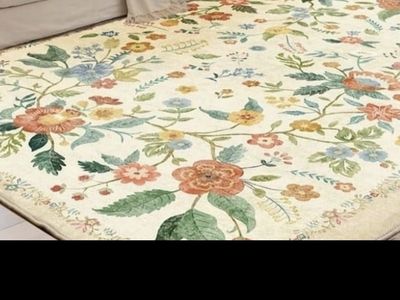 Beautiful 2 piece rug set. Like New, used 4 times.