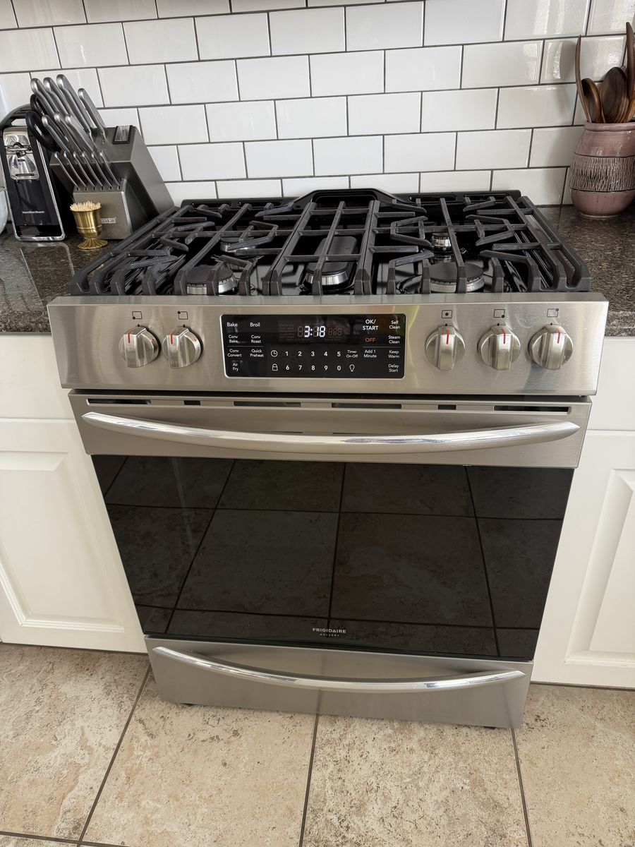 Frigidaire 30" Gas range With Air fry