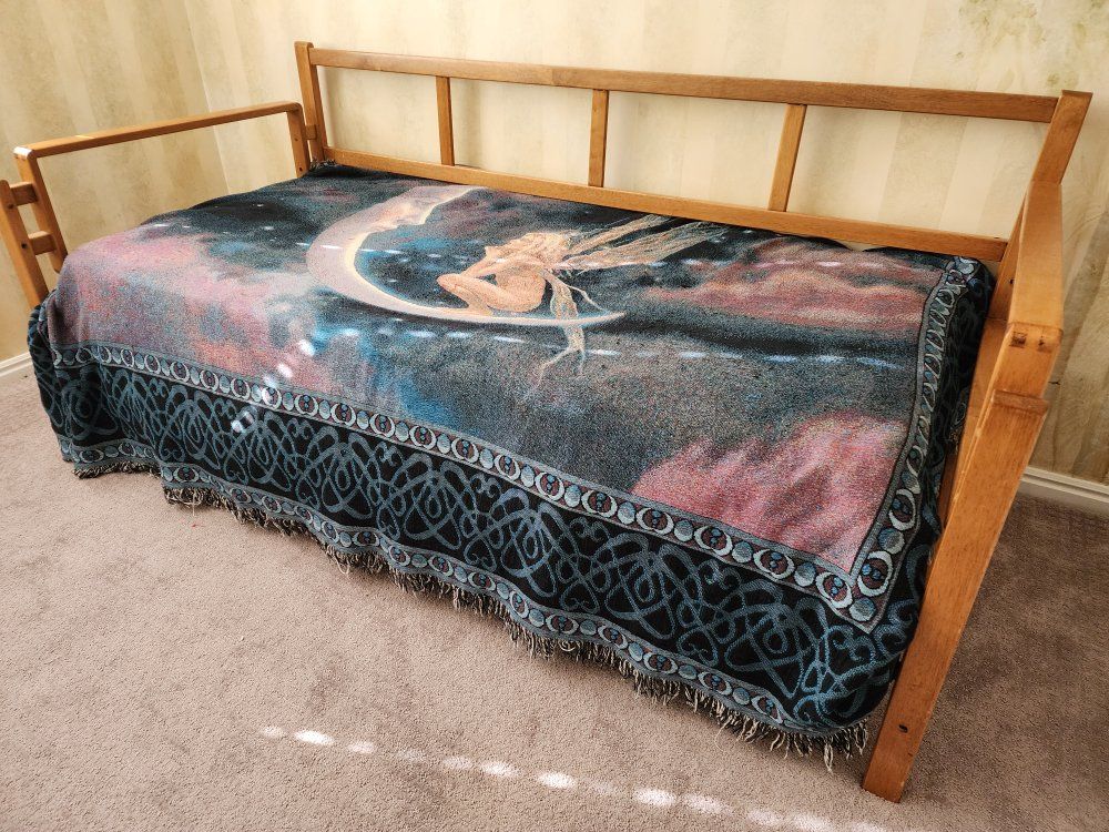 Trundle bed