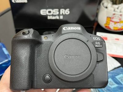 Canon R6 ii 1825$, Ef 85 1.4L 950$, Adapter 115$