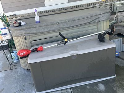 Milwaukee fuel 18 V Weedwhacker