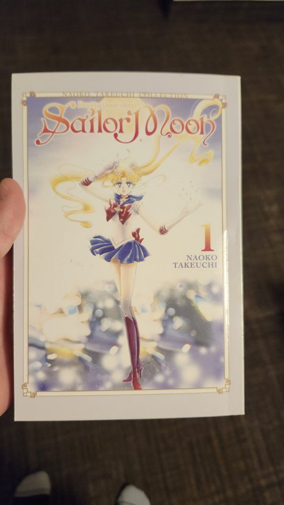 Pretty Guardian Sailor Moon Volume 1 Manga by Naoko Takeuchi