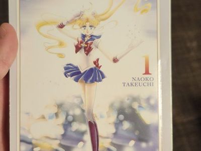 Pretty Guardian Sailor Moon Volume 1 Manga by Naoko Takeuchi