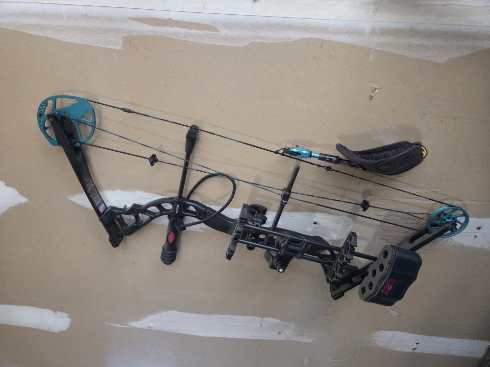 Cabelas Compound Bow