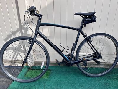 Lightweight Raleigh Hybrid Cadent 1 Mountain Bike – $200, great shape.