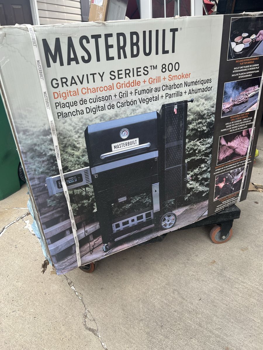 NEW IN BOX: Masterbuilt Gravity Series 800 Digital Charcoal Griddle + Grill + Smoker