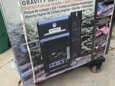 NEW IN BOX: Masterbuilt Gravity Series 800 Digital Charcoal Griddle + Grill + Smoker