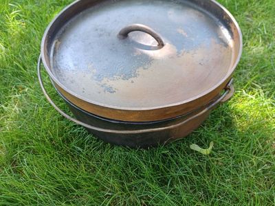 12QT Cast Iron Dutch Oven