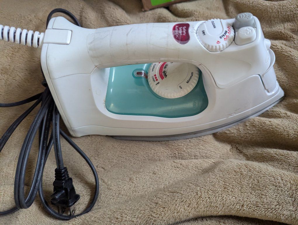 Steamfast SF-201WM Mini Travel Steam Iron Dual Voltage, Portable