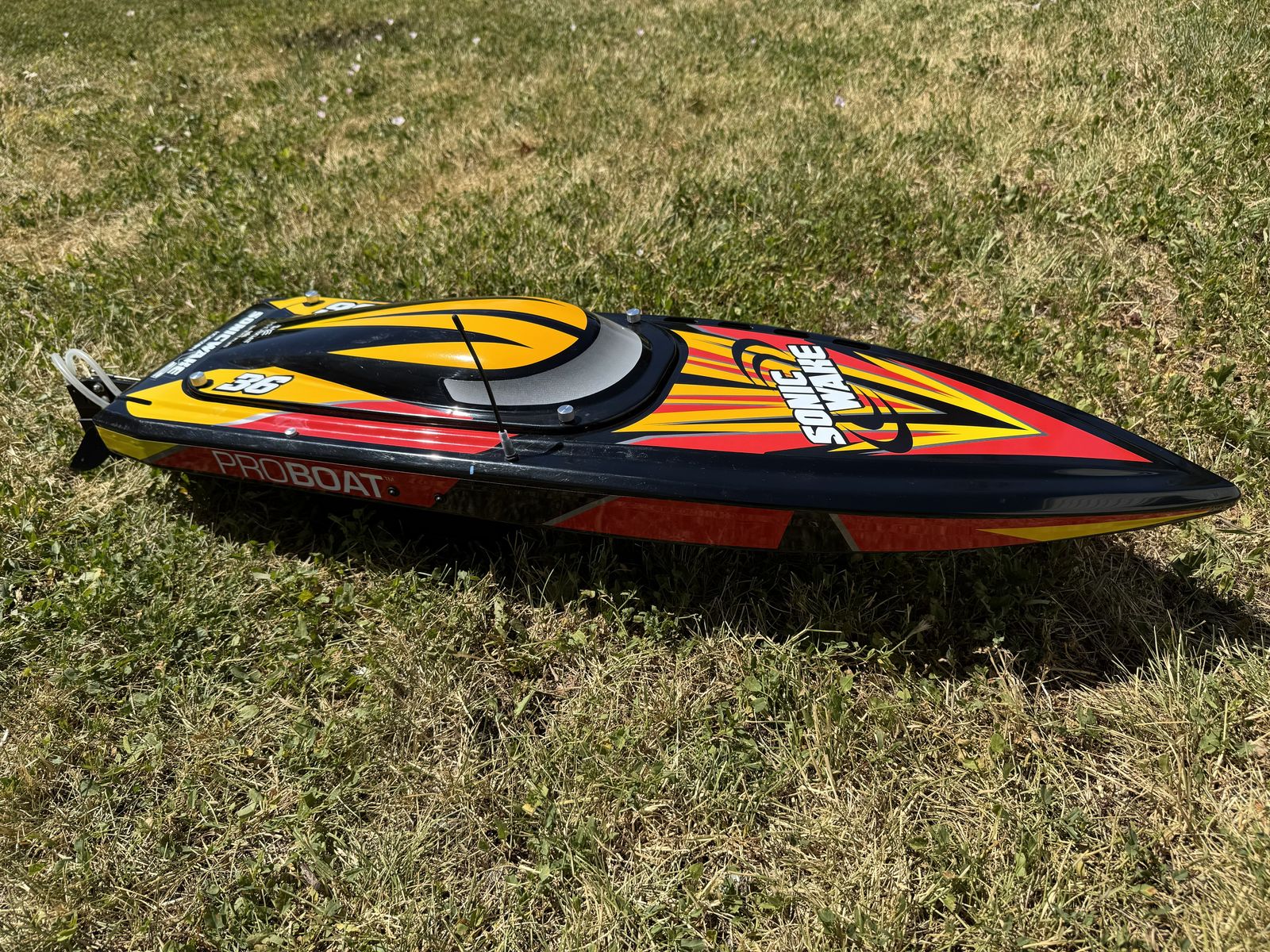 Pro Boat Sonicwake V2 36" Self-Righting Brushless Deep-V RTR With 4  Spektrum Safe 3S 5000's