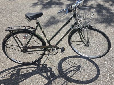 Vintage Raleigh Superbe Green Commuter City Bicycle with Basket