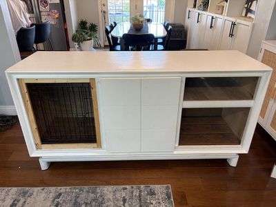 Console table/Dog Kennel