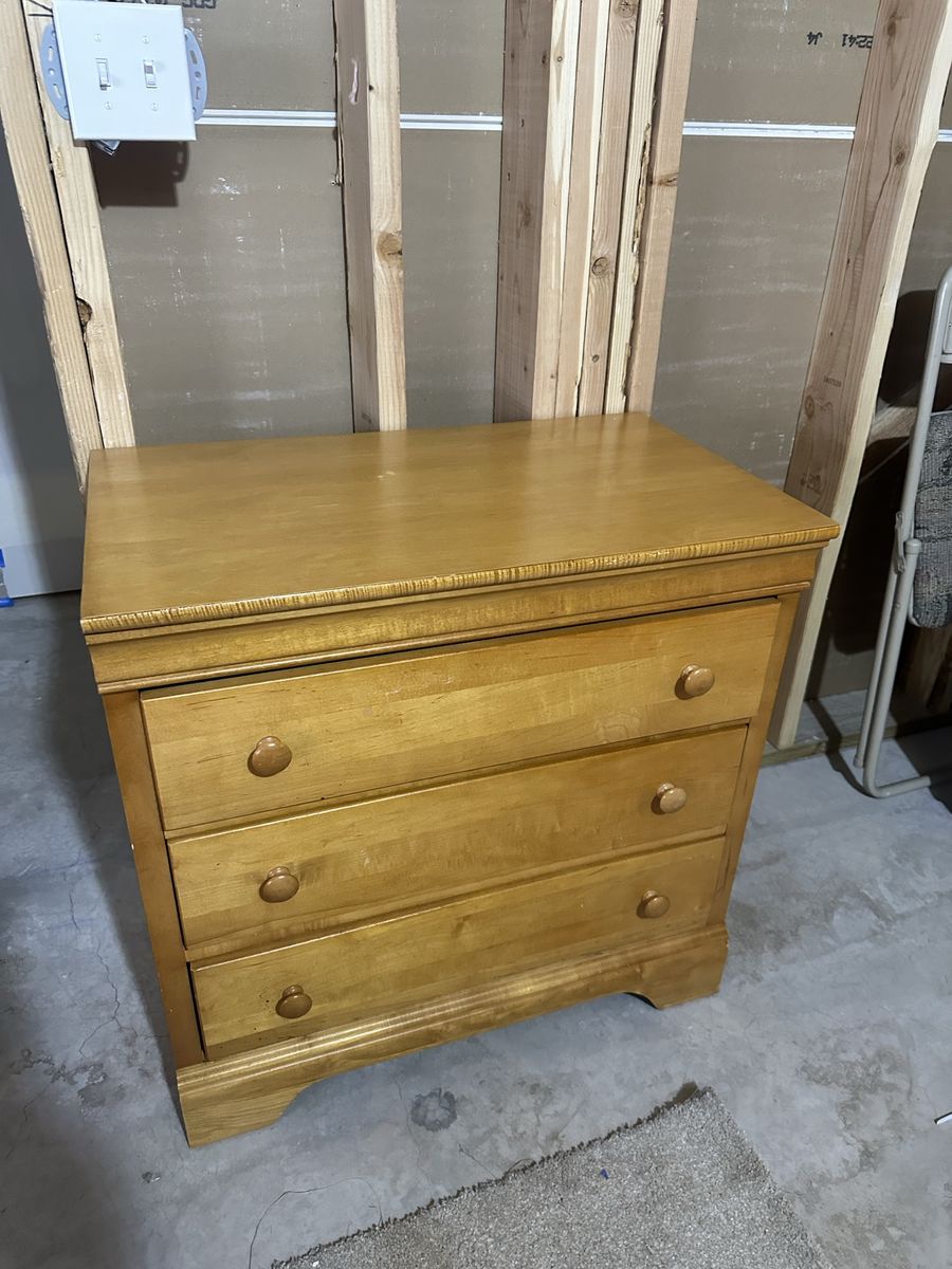 Night stand and dresser
