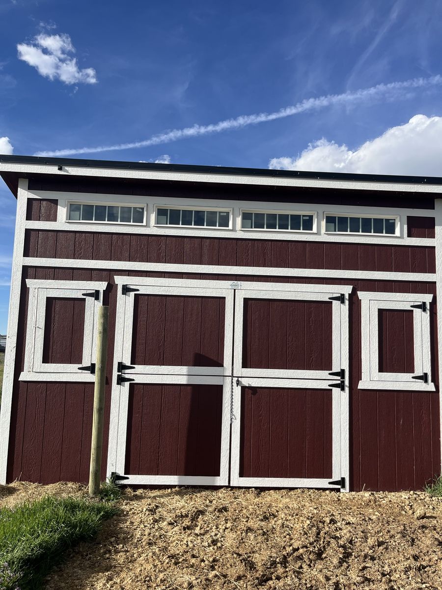 Horse Enclosed Stall / Uniquie Shed