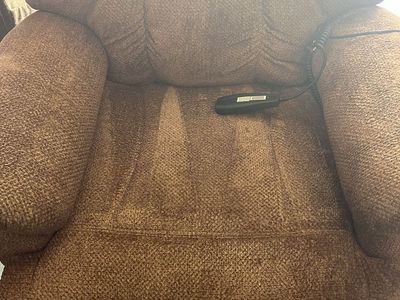 Nice Large Raffel Power Lift Medical Chair