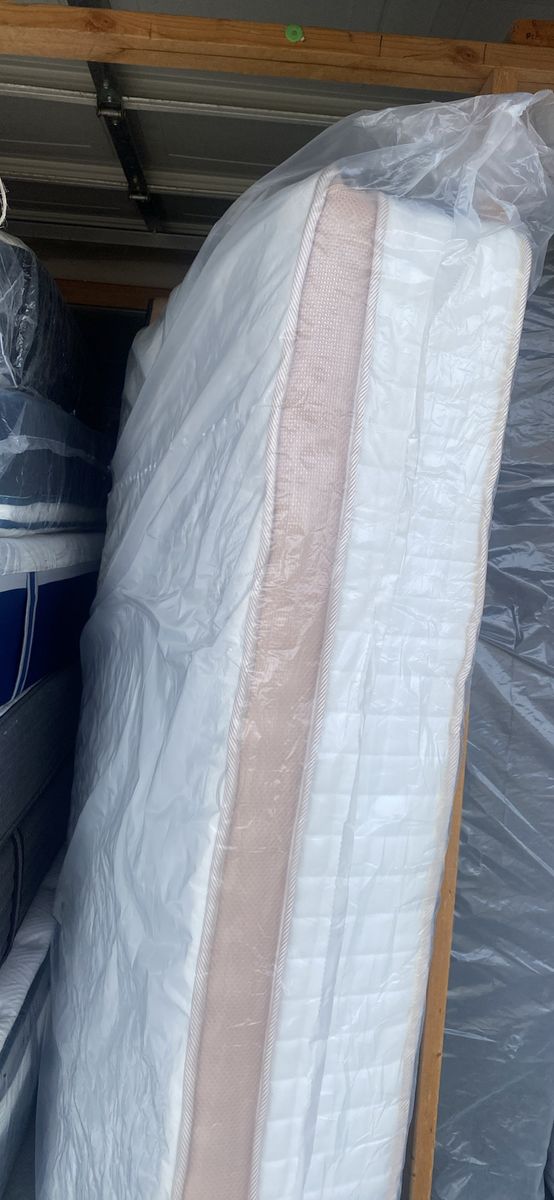 Full size mattress