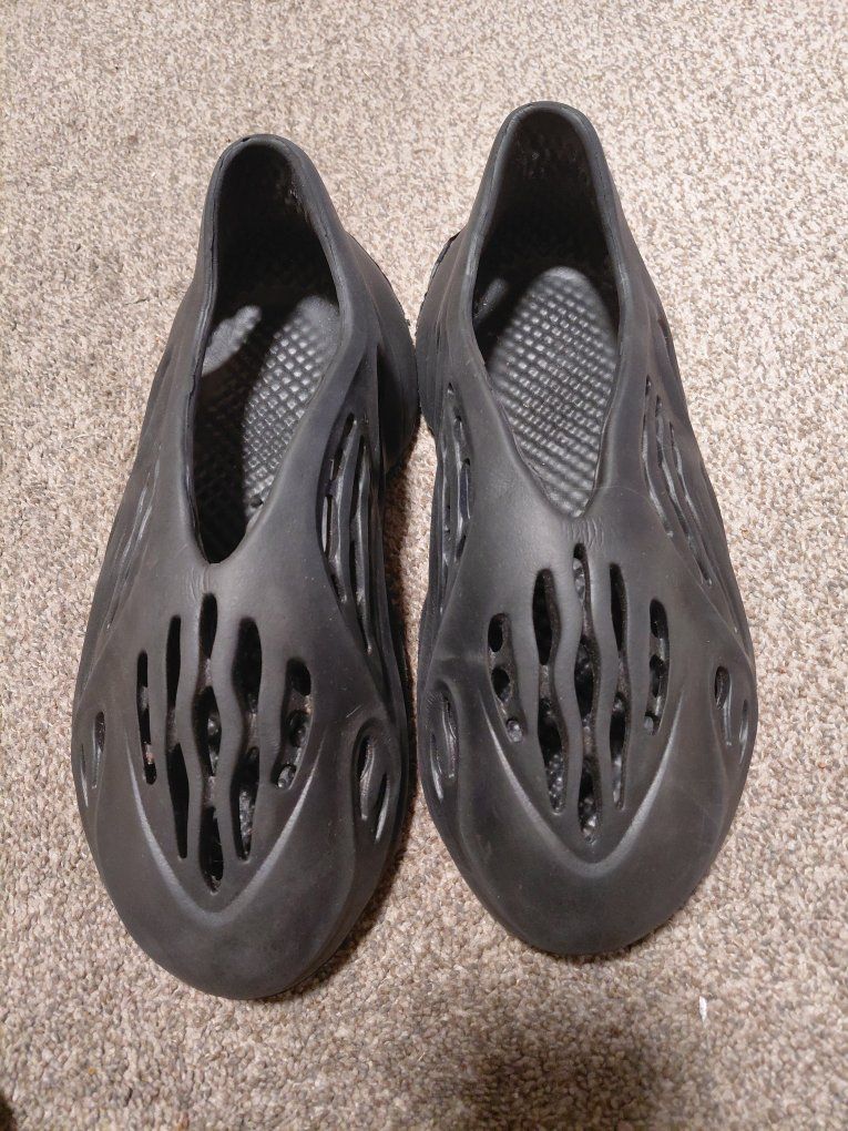 Yeezy Foam Runner Black Size 12