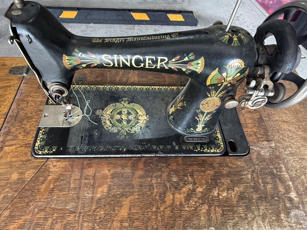 1909 Singer Model 66 treadle sewing machine, Lotus decals